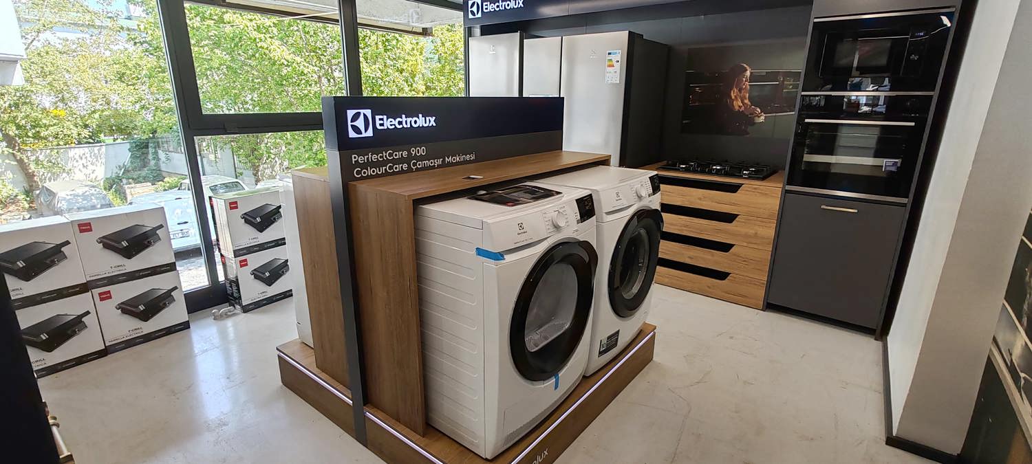 HOUSEHOLD APPLIANCES