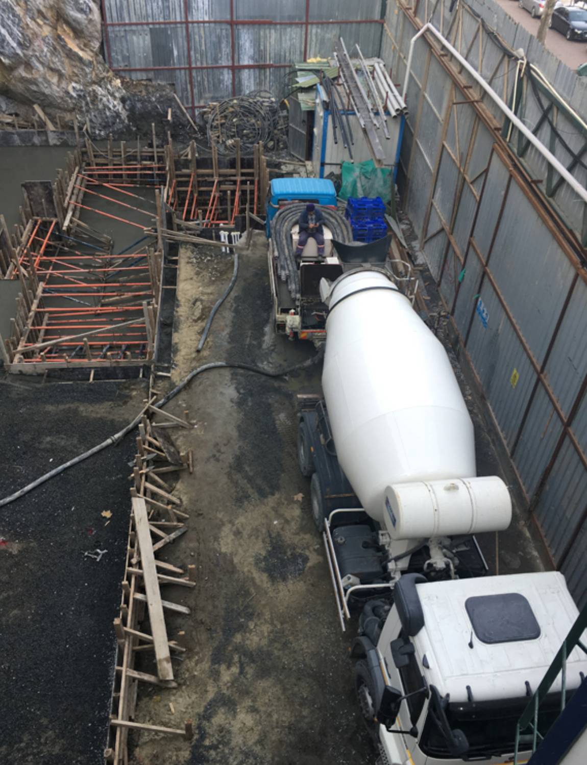 CONSTRUCTION